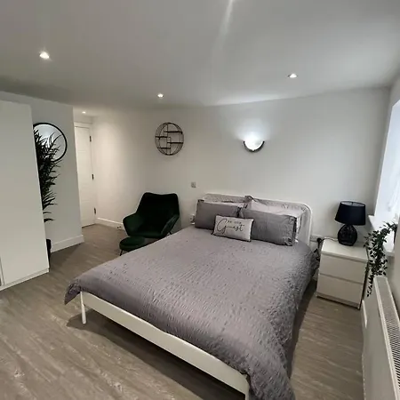 1 Studio, 50m From Airbus, Good Transport Links * Bristol